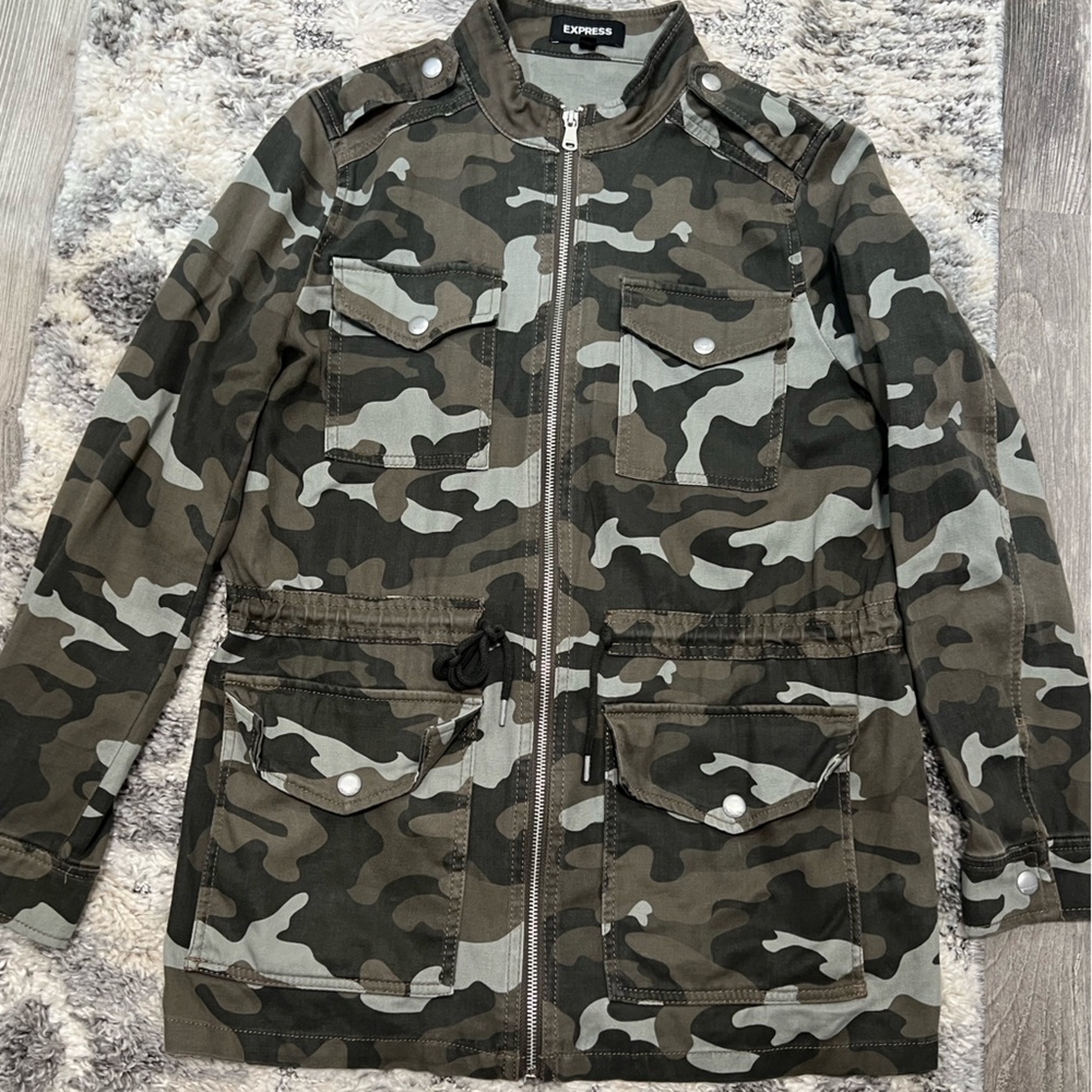 Woman’s express utility jacket